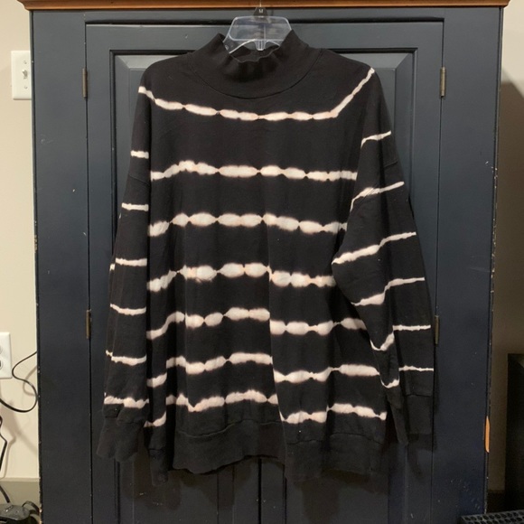 Wild fable mock neck tie dye sweatshirt